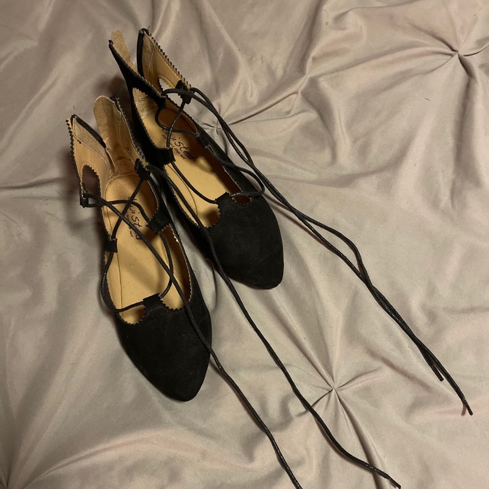 Women’s tie up ballerina flat Size 6